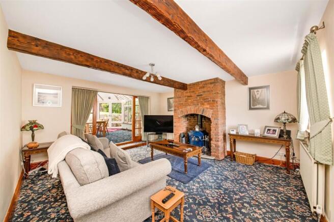 4 bed Detached for sale Image 11