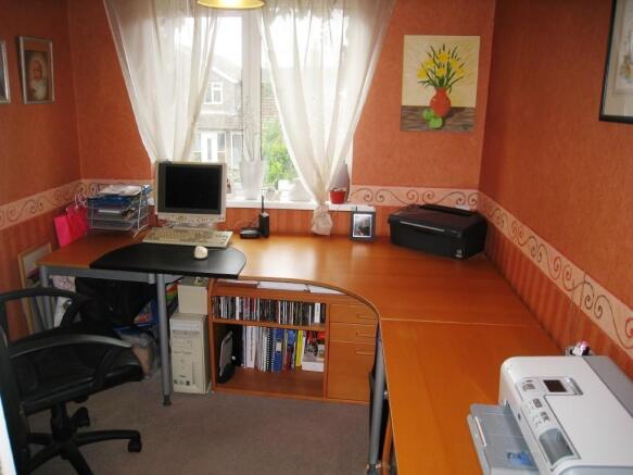 BEDROOM 4