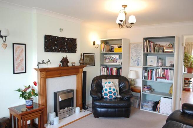 MAIN LIVING ROOM