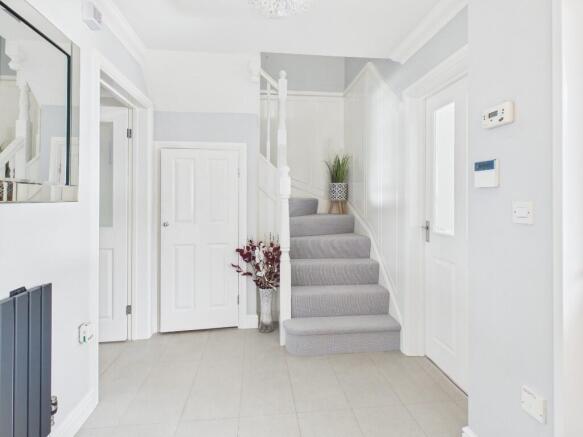 4 bed Detached for sale Image 9