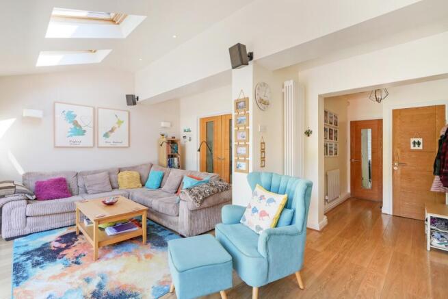 4 bed Detached for sale Image 9