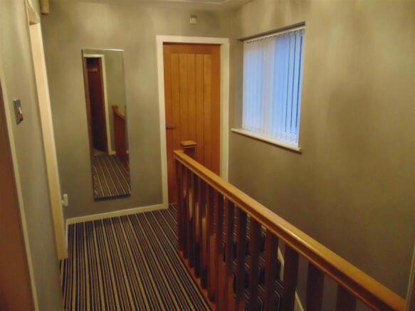FIRST FLOOR LANDING