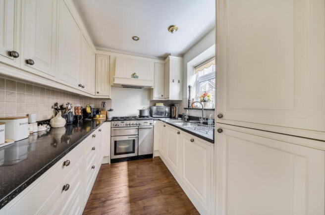 1334730-8-68936c0...