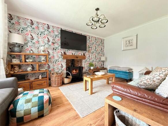 5 bed Detached Bungalow for sale Image 12