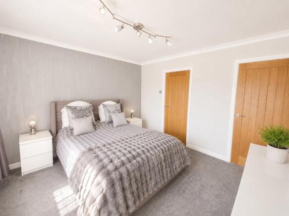 4 bed Detached for sale Image 10