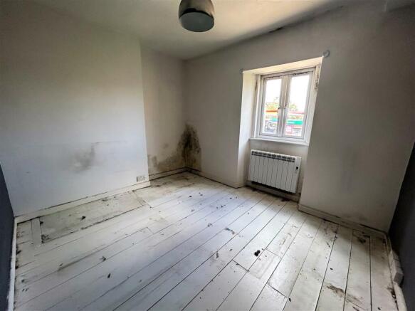 25a Semington Road - Bedroom2.jpg