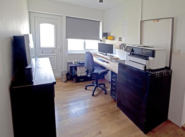 Photo 6