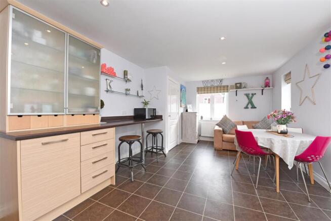 Kitchen Diner to Front
