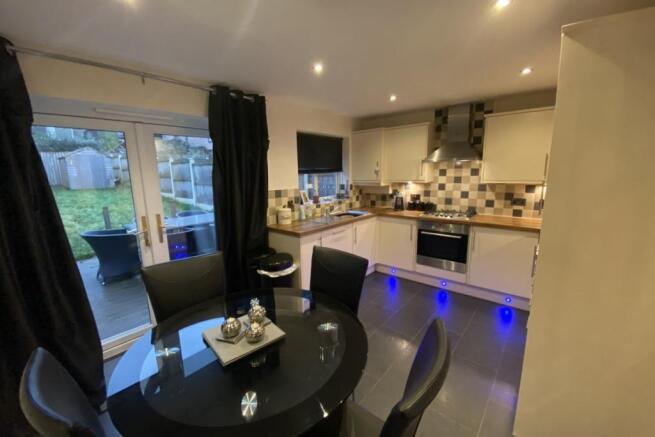 KITCHEN DINING ROOM