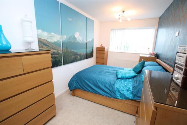 Bedroom 1.JPG