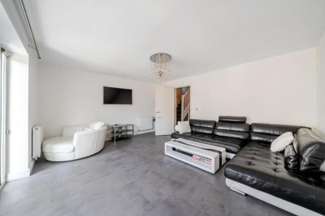 4 bed Town House for sale Image 4