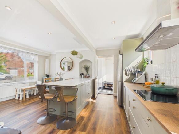 3 bed Semi-Detached for sale Image 2