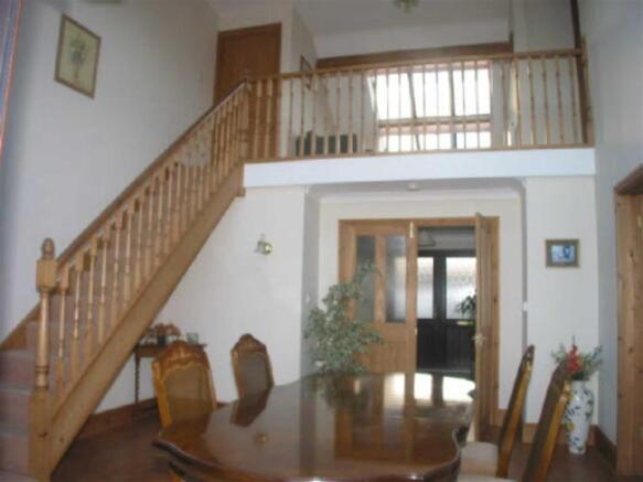 DINING/INNER HALLWAY