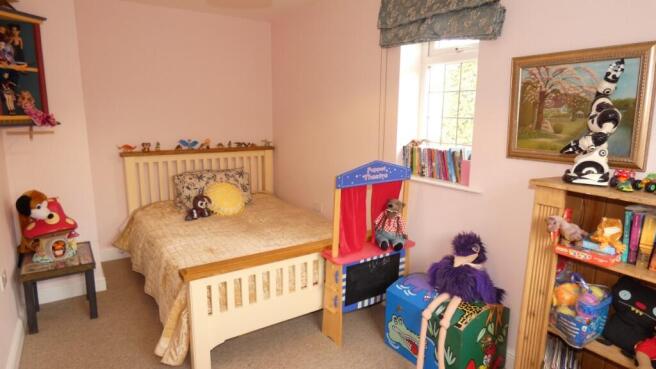 5 bed Semi-Detached for sale Image 10