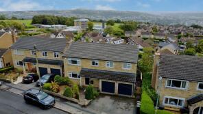 4, Dale Garth, Shipley BD17 5TF