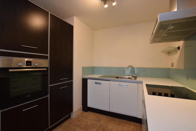 1 bed Apartment to rent Image 4
