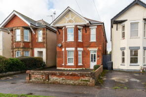 First Floor Flat, 94, Castlemain Avenue, Bournemouth BH6 5EW