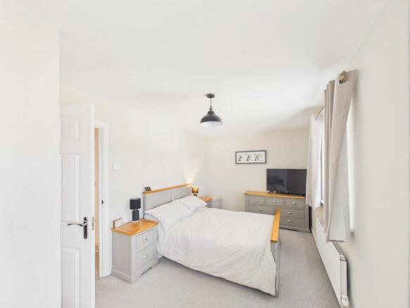 3 bed Semi-Detached for sale Image 11
