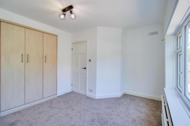 3 bed Semi-Detached for sale Image 7