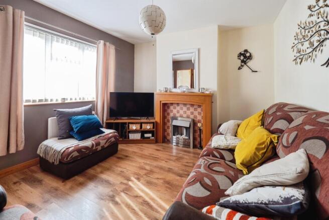 3 bed Semi-Detached for sale Image 4