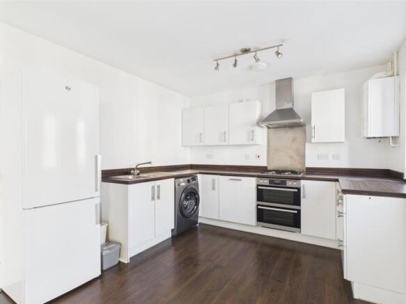 CAM01721G0-PR0085-STILL009