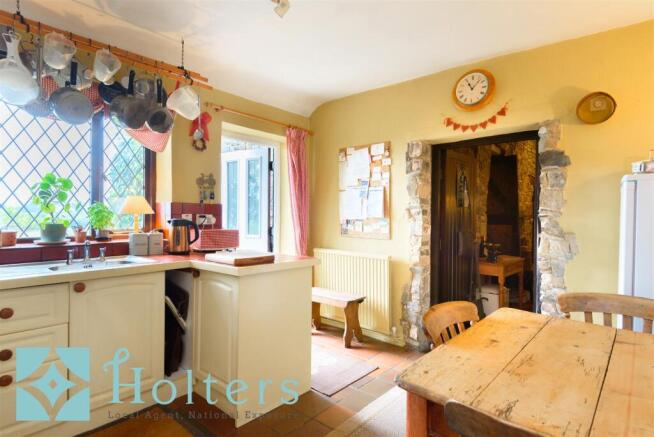 Bronllys, Mochdre-03.jpg