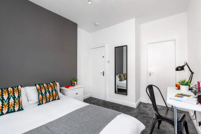 6 bed House to rent Image 10
