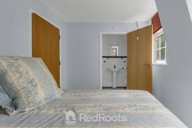 2 bed Apartment to rent Image 8