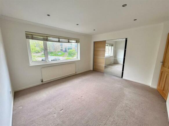 Bedroom 1.jpg