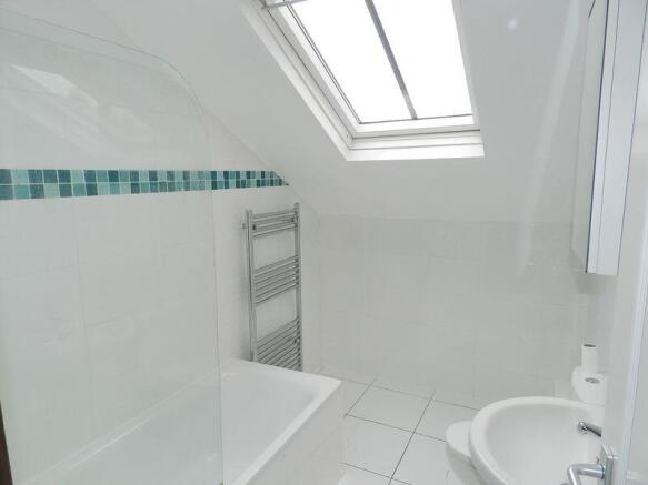 3 bed Flat Share to rent Image 4