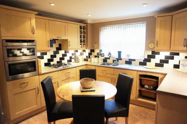 Kitchen / Breakfast