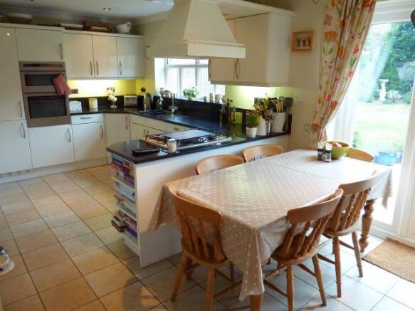 KITCHEN/ BREAKFAST ROOM