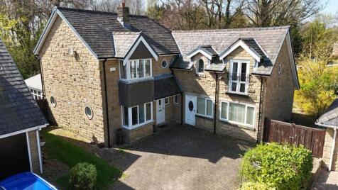 6 Olde Stoneheath Court, Long Lane, Heath Charnock, PR6 9EH