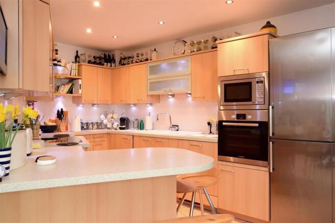 Kitchen /Dining Area