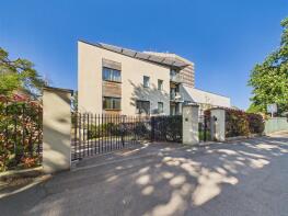 5, 94 Langton Court, Montpellier Terrace, Cheltenham GL50 1AD