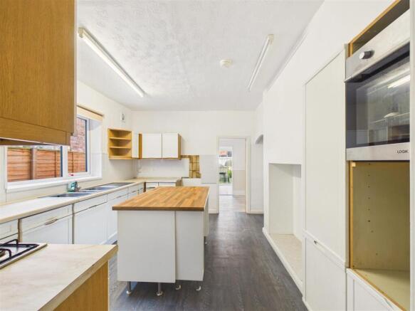 5 bed Terraced for sale Image 5