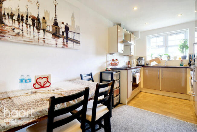 2 bed Apartment for sale Image 6