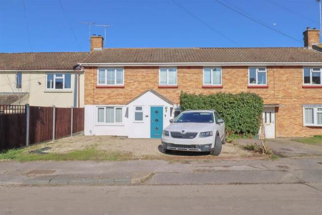 3-bed terraced on Cartlodge Avenue, Wickford, £370,000