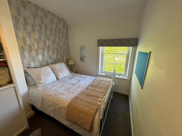 4 bed Terraced for sale Image 9