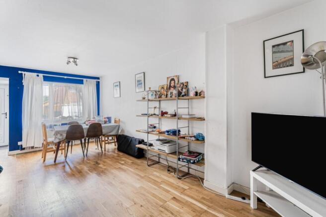 living room 8 ch