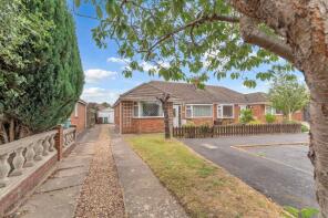 6, St Peters Crescent, Humberston DN36 4DH