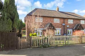 35, Woodland Close, Tring HP23 6BZ