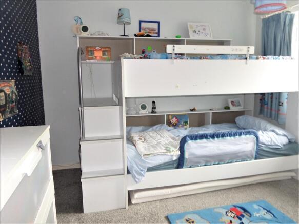 BEDROOM 2