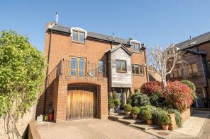 1, 28a Spinnaker Place, Queen Street, Emsworth PO10 7DZ
