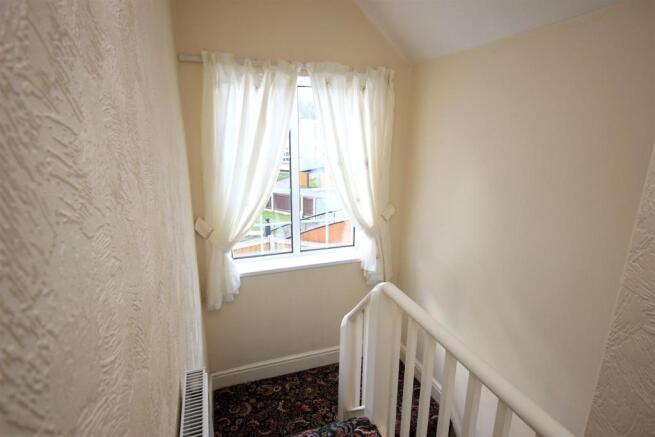 FIRST FLOOR LANDING