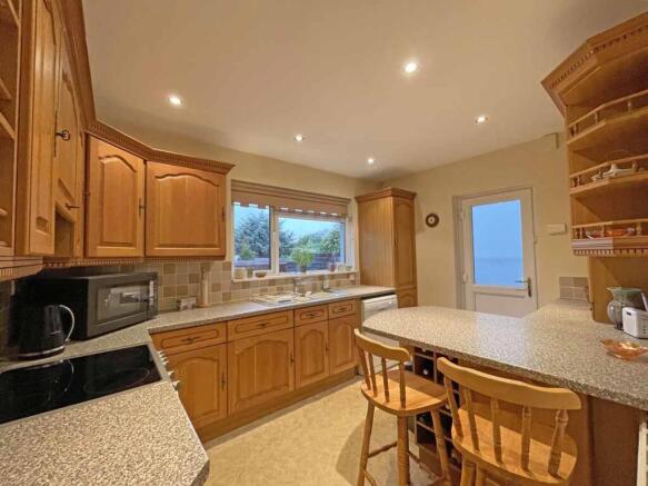 Yeomans Way 18 Kitchen.jpg