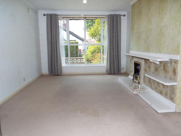 Lounge/Dining Room