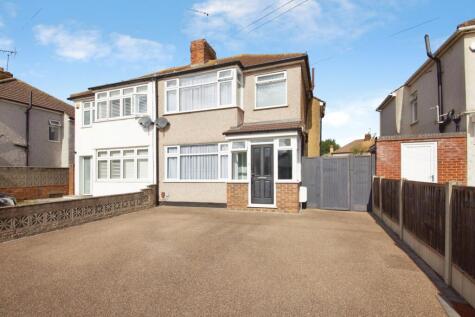 Barton Avenue, Romford, RM7