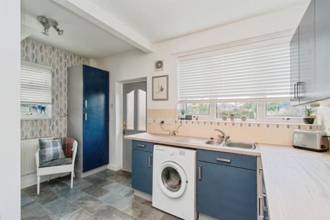 2 bed Semi-Detached for sale Image 7