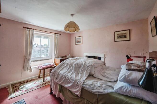 4 bed Detached for sale Image 10